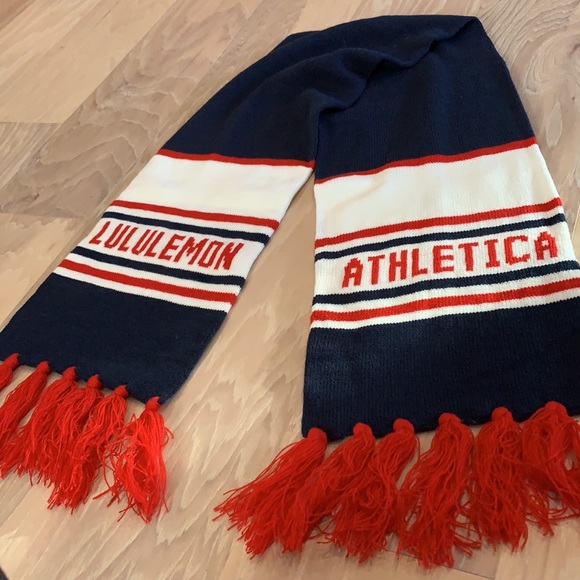 Lululemon scarf - never worn - Picture 2 of 4